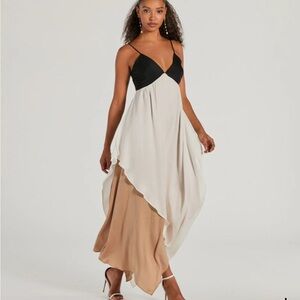 Windsor Chic Passion V-Neck Color Block Maxi Dress